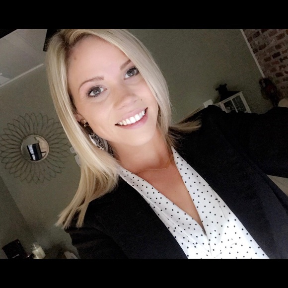 Meet your Posher, Taylor - Picture 1 of 1